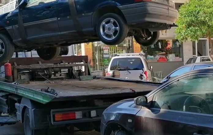 Συνεχίζονται οι απομακρύνσεις εγκαταλελειμμένων οχημάτων στον Δήμο
