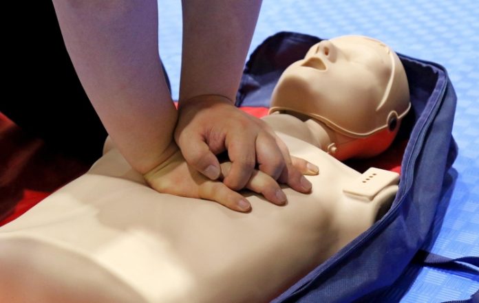 Εκπαιδευτικό σεμινάριο Α’ Βοηθειών στο 15ο Δημοτικό Σχολείο Καλλιθέας