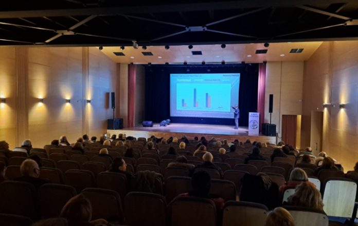 Με τις σχέσεις παιδιών-οθονών, συνεχίζονται οι διαλέξεις στο ΔΕΑΠ