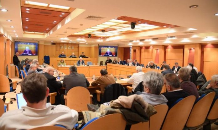 ΚΕΔΕ: Στο προσκήνιο ενδεχόμενη προσφυγή Δήμων στο ΣτΕ για τις αυξήσεις της ΕΥΔΑΠ