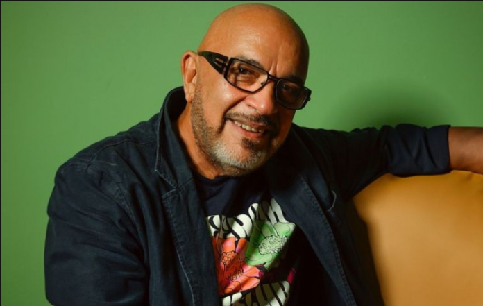 Ο Γιάννης Ζουγανέλης στην αποκριάτικη παρέλαση του Αλίμου