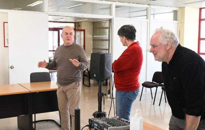 Επίσκεψη τμήματος της ΣΤ’ τάξης του 1ου Δημοτικού Σχολείου στο Δημαρχείο Καισαριανής