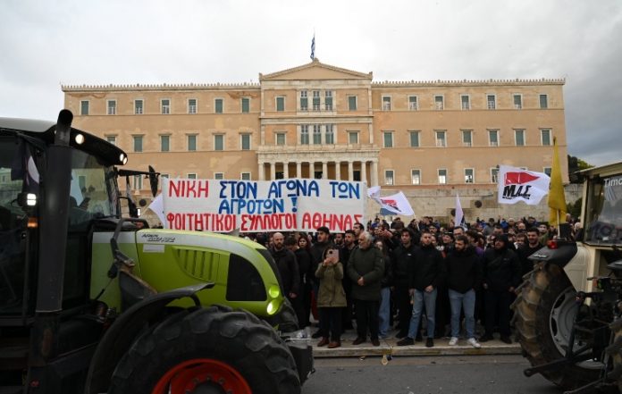 Η Λαϊκή Συσπείρωση Γλυφάδας στο πλευρό των αγροτών στο Σύνταγμα