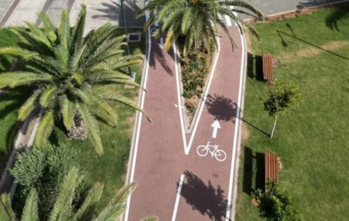 Γλυφάδα: Ολοκληρώθηκε ο ποδηλατόδρομος στην παραλία