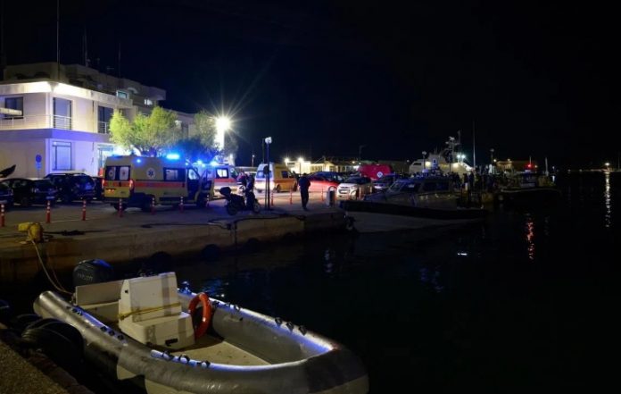 Χίος: Σύγκρουση λιμενικού σκάφους με ταχύπλοο που μετέφερε μετανάστες - 15 νεκροί (ΑΠΕ-ΜΠΕ/ΑΠΕ-ΜΠΕ/ΚΩΣΤΑΣ ΚΟΥΡΓΙΑΣ)