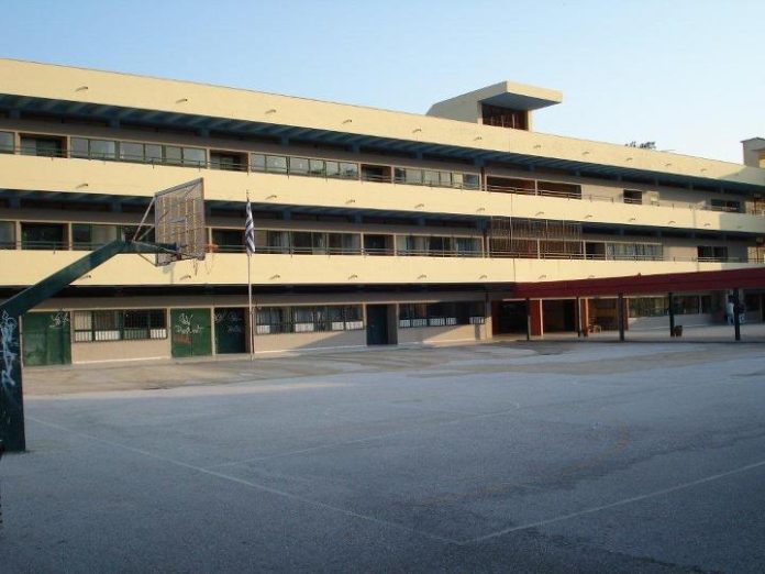 1ο ΓΕΛ Υμηττού: Καλοριφέρ «εξερράγη» σε σχολείο - «Από τύχη δεν θρηνήσαμε θύματα»