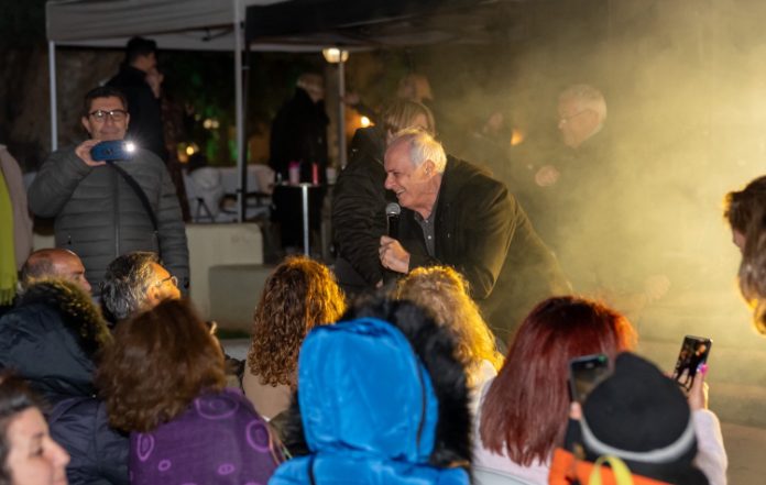 Μουσική ανοιξιάτικη βραδιά στην πλατεία Άρη Βελουχιώτη