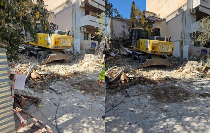 Στο αυτόφωρο εργολάβος για κοπή δέντρου στη Νέα Σμύρνη