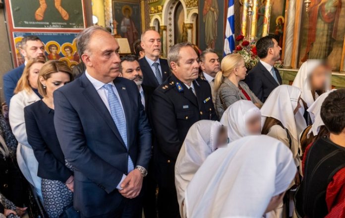 Μαθητές, πρόσκοποι και πλήθος δημοτών στον εορτασμό της φετινής 25ης Μαρτίου