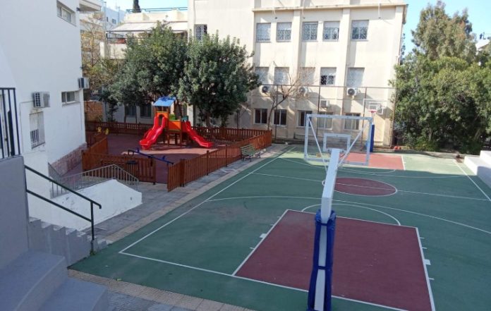 Πλειοδοτικός διαγωνισμός για το κυλικείο του 4ου ΓΕΛ Γλυφάδας