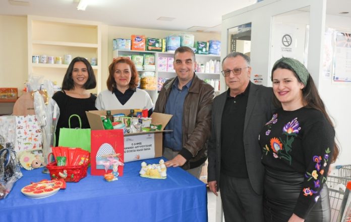 Πασχαλινά πακέτα αγάπης σε 300 οικογένειες του Δήμου Ελληνικού – Αργυρούπολης