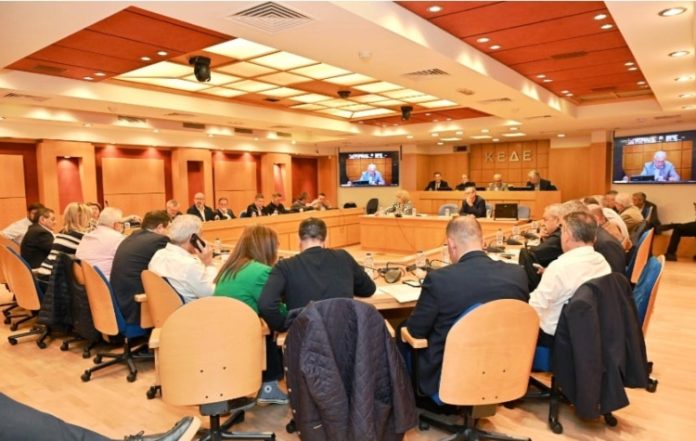 ΚΕΔΕ: Ηχηρό «όχι» σε αλλαγές που απειλούν τις κοινωνικές υπηρεσίες των Δήμων
