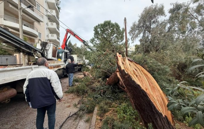 Σε επιφυλακή ο Δήμος Π. Φαληρου για την κακοκαιρία - Αυτοψία στις γειτονιές
