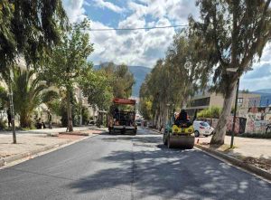 Σε εξέλιξη τα έργα ασφαλτόστρωσης στον Δήμο Αλίμου