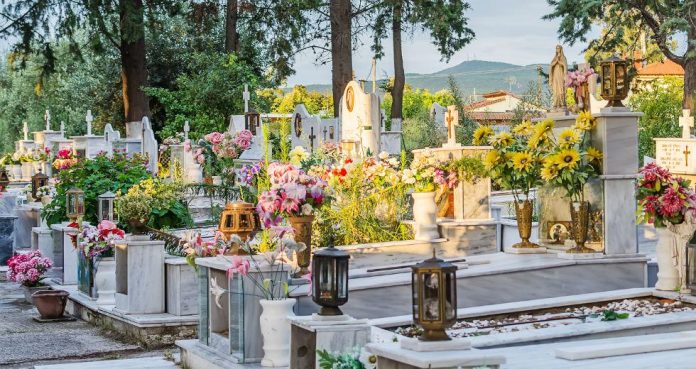 Το ωράριο του Δημοτικού Κοιμητηρίου Δάφνης - Υμηττού για το Πάσχα