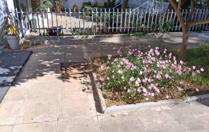 Ο Δήμος Νέας Σμύρνης απαντά στις καταγγελίες για την πτώση γυναίκας σε φρεάτιο - «Αβλεψίες και αδιαφορία ιδιωτών»
