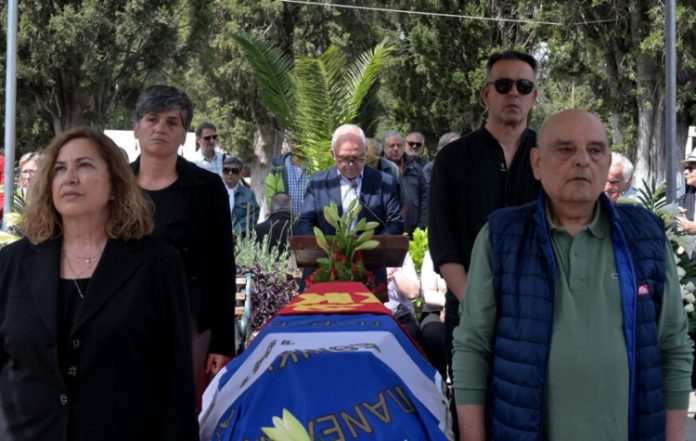 Καισαριανή: Το τελευταίο αντίο στον πρώην δήμαρχο Γιώργο Κατημερτζή