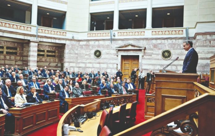 Περίοδος ισχυρών αναταράξεων σε «γαλάζιους» και αντιπολίτευση