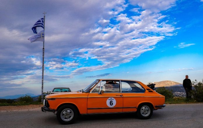 Τα ιστορικά αυτοκίνητα «ζωντάνεψαν» στον Κρεμασμένο Λαγό
