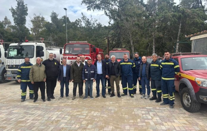 Μήνυμα ετοιμότητας από τον Δήμο Βύρωνα για την αντιπυρική περίοδο – Στο πλευρό των εθελοντών ο δήμαρχος 